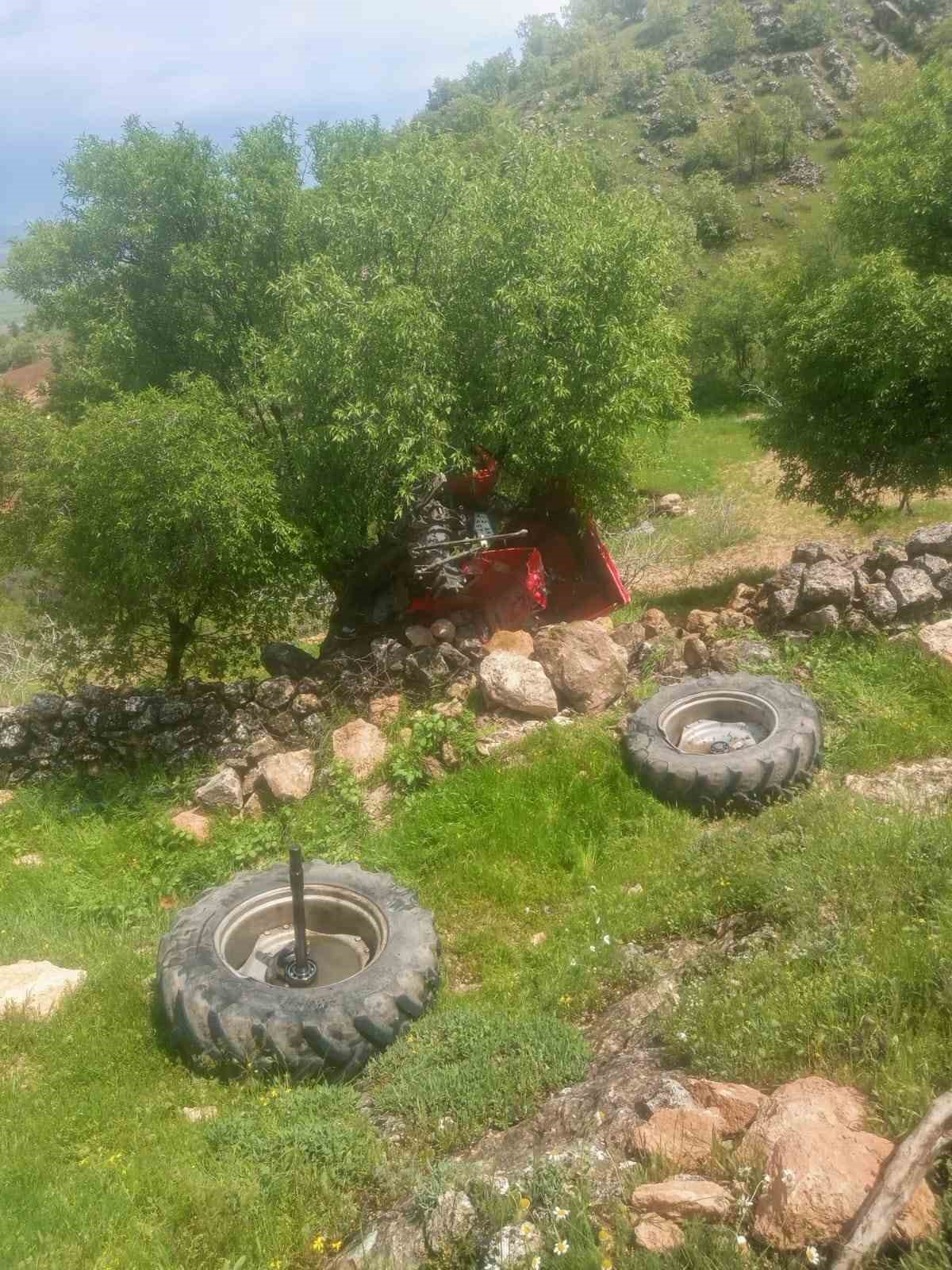Batman'ın Gercüş ilçesinde kontrolden çıkan bir traktör, sürücüsünün son anda