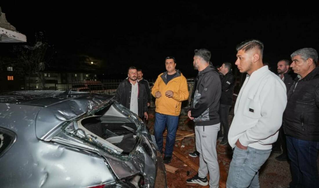Şehitkamil Belediye Başkanı Umut Yılmaz, ilçe genelinde süper hücre fırtınasından
