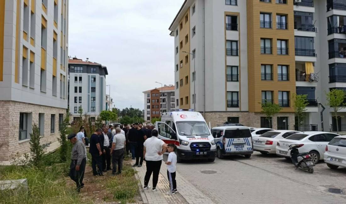 Adıyaman’da 3’üncü kattaki evinin penceresinden düşerek ağır yaralanan kişi hayatını