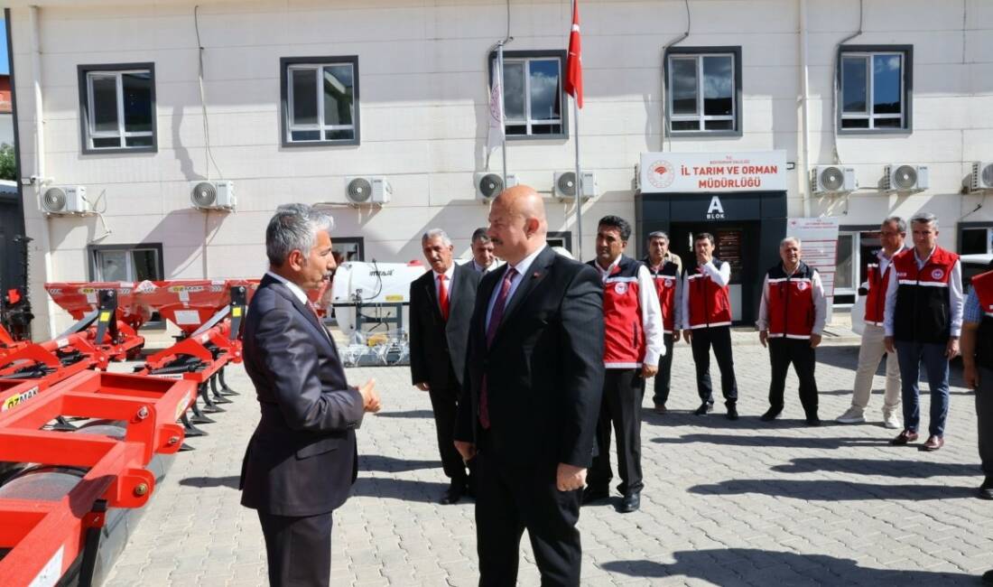 Vali Küçük, İl Tarım ve Orman Müdürlüğü’nde incelemelerde bulundu Adıyaman Valisi Abdullah Küçük, İl Tarım ve Orman Müdürlüğü'nü ziyaret