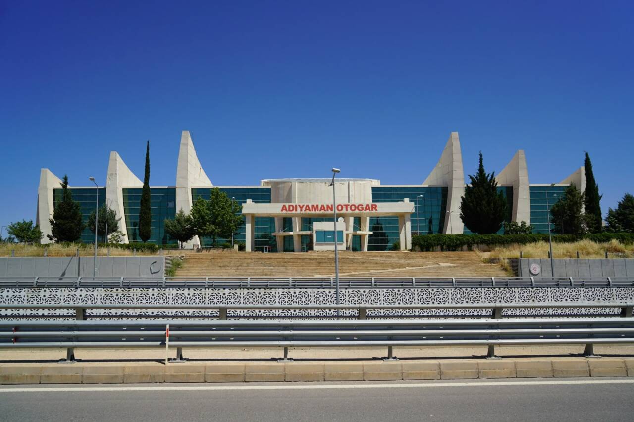 Adıyaman Belediyesi, 6 Şubat depremlerinde hasar gören şehir otogarını baştan