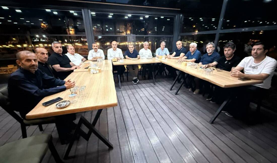 Adıyaman Gazeteciler Cemiyeti (AGC), aylık yönetim kurulu toplantısını Kahta ilçesinde