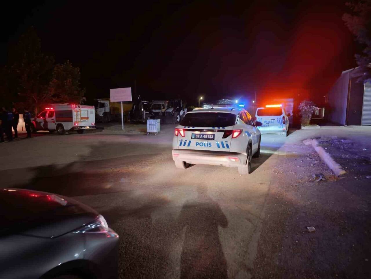 Adıyaman’da, boş alana bırakılarak klor gazı sızıntısına neden olan tüpler