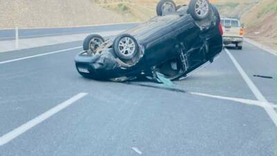 Adıyaman’da kontrolden çıkan bir otomobilin takla atması sonucu sürücü ve