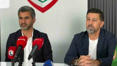 Amed Sportif Faaliyetler’de yeni teknik direktör Besnik Hasi oldu.