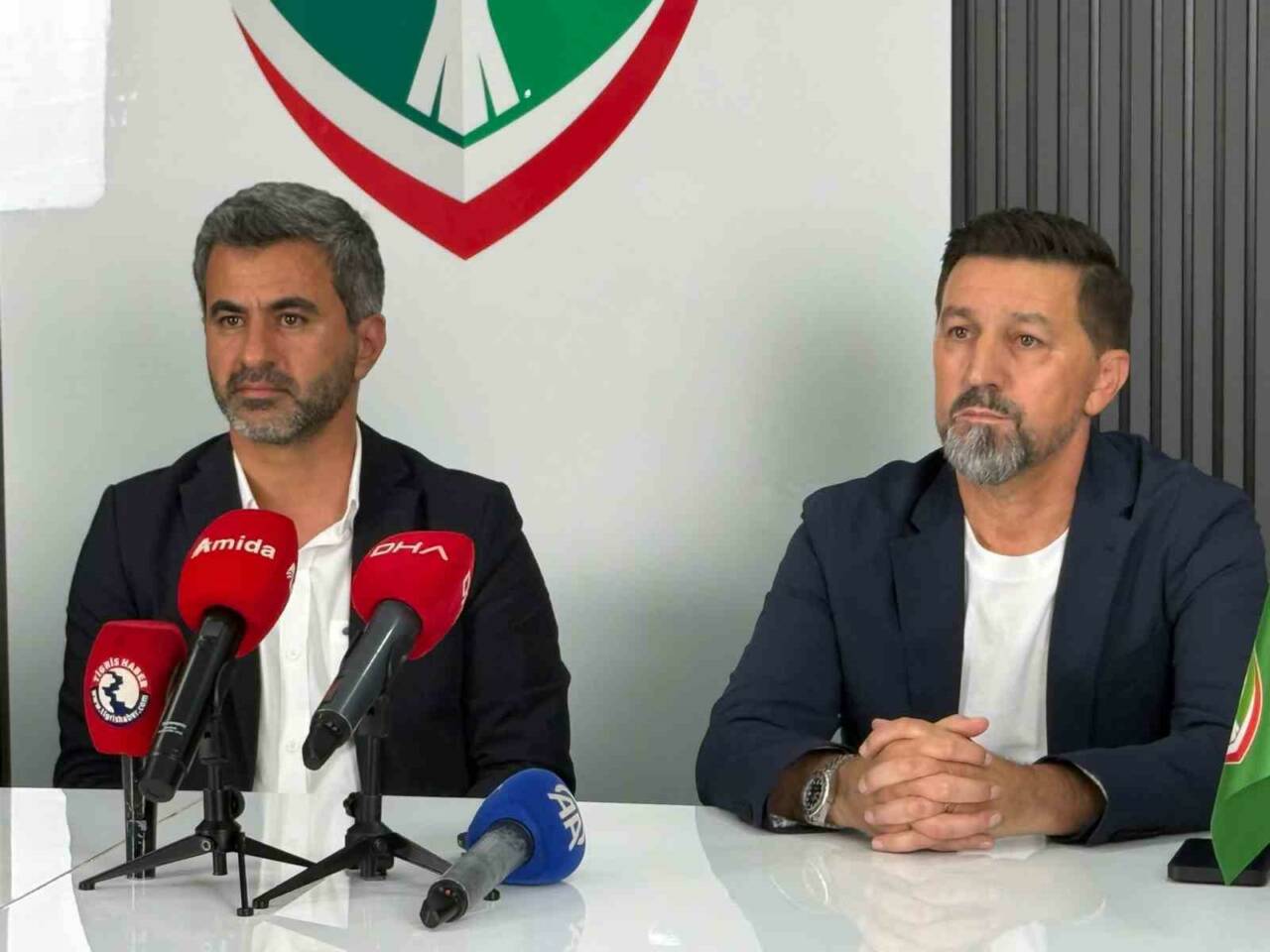 Amed Sportif Faaliyetler’de yeni teknik direktör Besnik Hasi oldu.
