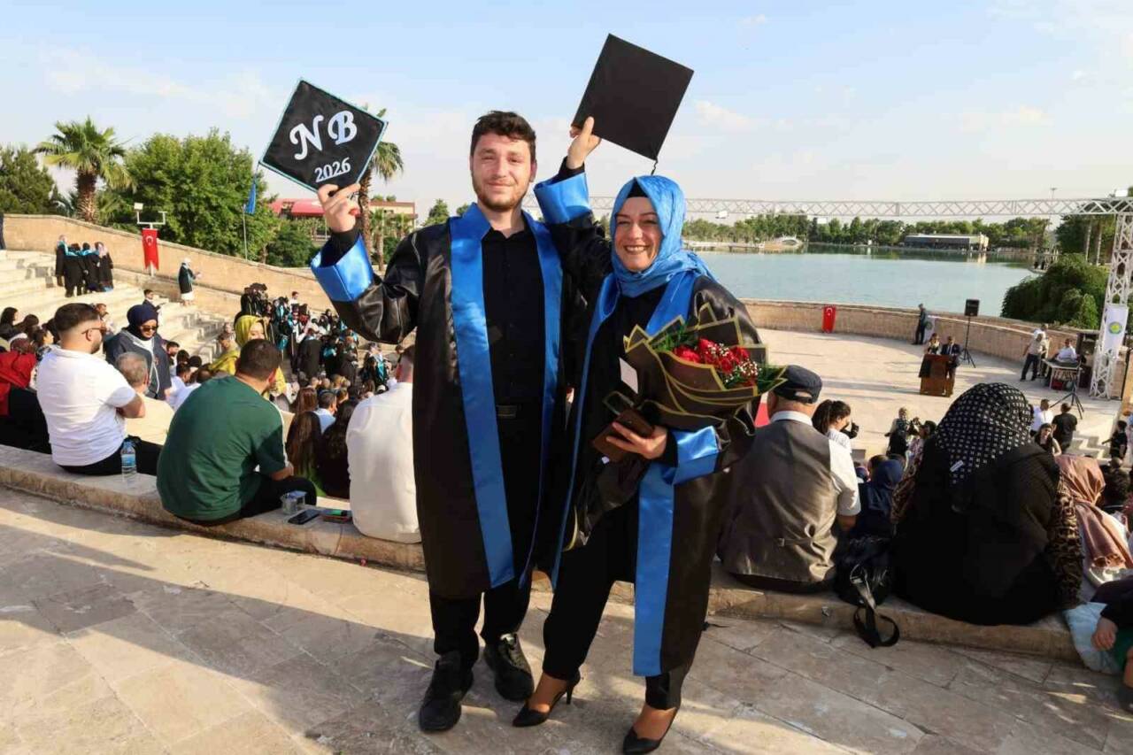 Şanlıurfa Harran Üniversitesinde (HRÜ) aynı bölümü okuyan anne ve oğlu