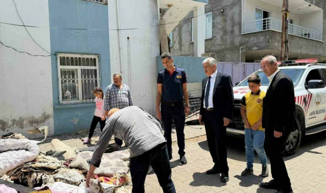 Başkan Hallaç, yangın mağduru aileyi yalnız bırakmadı Adıyaman’ın Kahta Belediye Başkanı Mehmet Can Hallaç, Hürriyet Mahallesi’nde çıkan