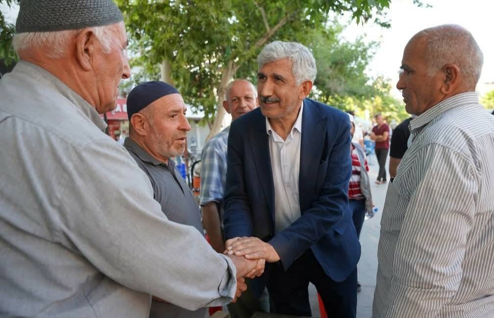 Adıyaman Kahta Belediye Başkanı Mehmet Can Hallaç, Babalar Günü dolayısıyla
