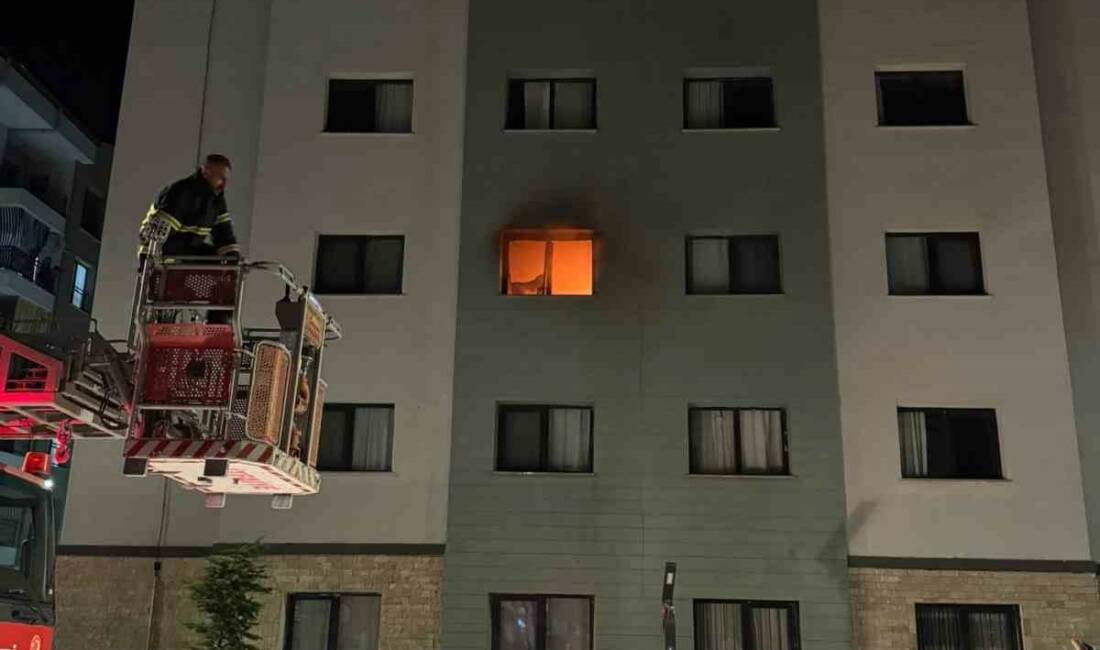 Adıyaman’da bir binada çıkan yangında dumandan etkilenen 2 kişi hastaneye
