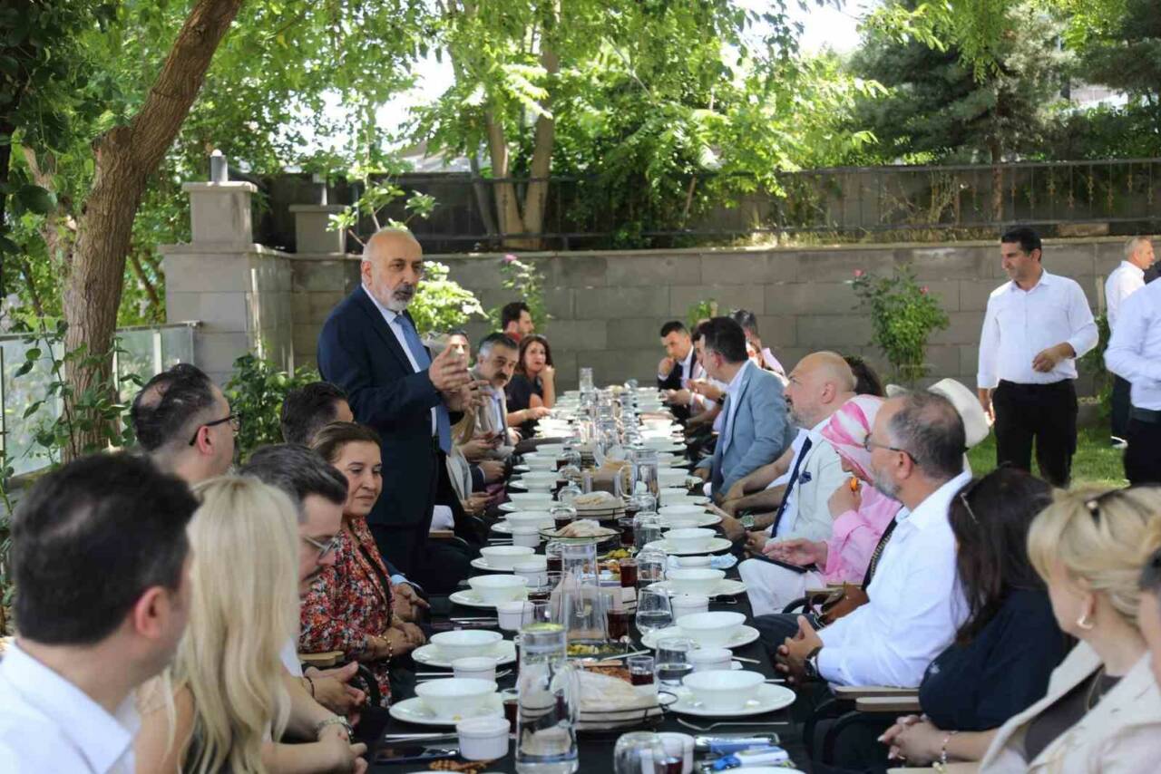 CEO Platformu çatısı altında bir araya gelen 25 iş insanı,