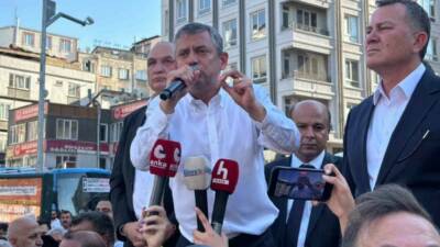 Cumhuriyet Halk Partisi (CHP) Grup Başkanı Özgür Özel, Gaziantep’te esnaf