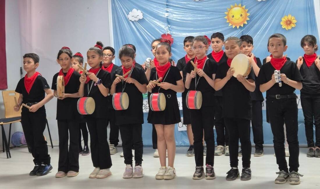 Cumhuriyet İlkokulu öğrencilerinden sanat dolu gösteri Adıyaman Cumhuriyet İlkokulu öğrencileri tarafından hazırlanan piyano, keman, tiyatro, koro