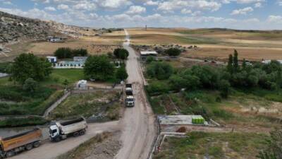 Diyarbakır Büyükşehir Belediyesi, kırsal ilçelerde ulaşım altyapısını güçlendirmek amacıyla 13