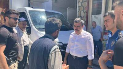 Diyarbakır’ın Dicle İlçe Kaymakamı Mustafa Atış, İlçe Emniyet Amiri Başkomiser