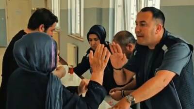 Gaziantep’te zabıta ekiplerince yapılan denetimlerde üst araması yapılan bir dilencinin