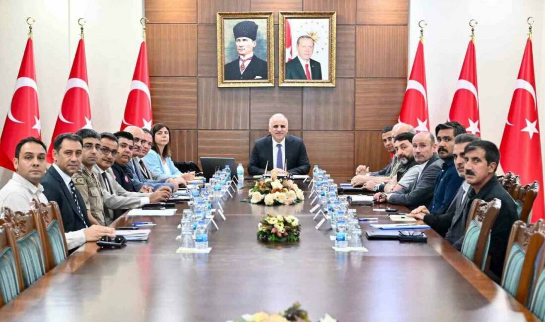 Diyarbakır Valisi Murat Zorluoğlu başkanlığında, kent genelinde hasat döneminin başlamasıyla