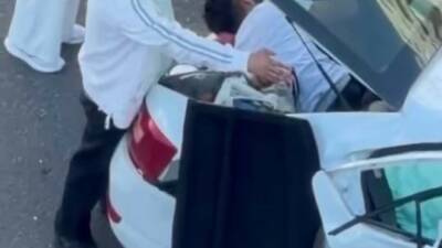 Diyarbakır'ın Kayapınar ilçesinde iki otomobilin çarpışması sonucu meydana gelen kazada