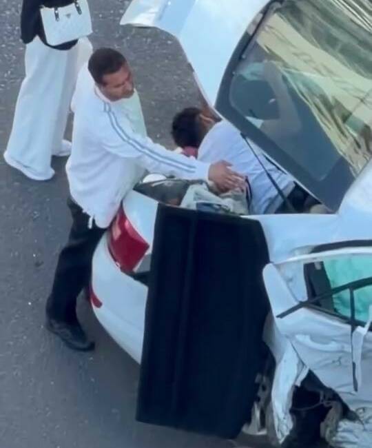 Diyarbakır'ın Kayapınar ilçesinde iki otomobilin çarpışması sonucu meydana gelen kazada