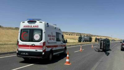 Diyarbakır’ın Çınar ilçesinde aynı istikamette seyir halinde olan otomobil ile