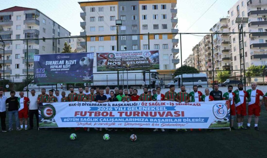 Diyarbakır’da sendika üyelerinin geleneksel futbol turnuvası başladı.