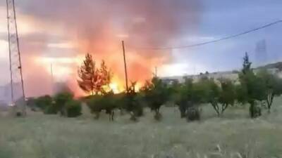 Adıyaman’ın Kahta ilçesinde elektrik direğinden çıktığı iddia edilen yangın 30