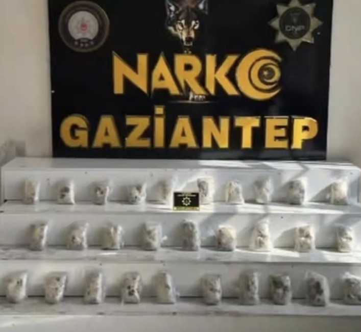Gaziantep’te polis ekiplerince yapılan operasyon 22 kilo 850 gram uyuşturucu