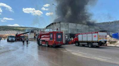 Gaziantep’te bir tekstil fabrikasında çıkan ve kısa sürede büyüyen yangın