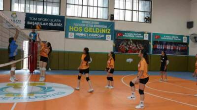 Haliliye Belediyesi tarafından düzenlenen Ortaokullar Arası Voleybol Turnuvası, 24 okulun