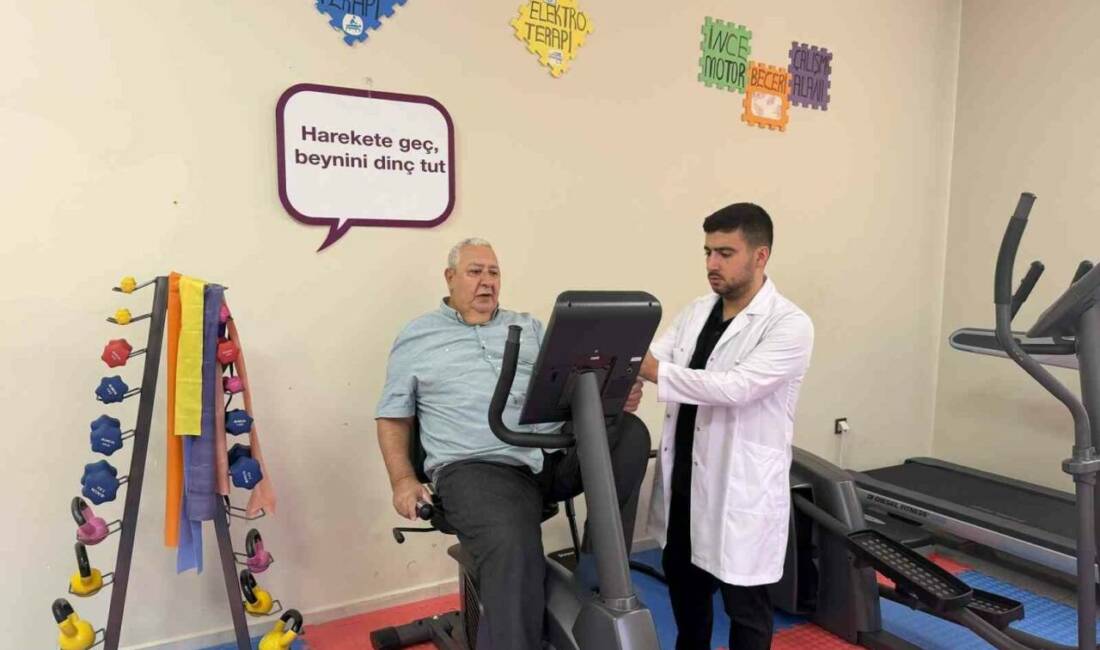 Hastalığın etkisiyle kaybolan adam Alzaymır Merkezi’nde yeniden hayat buldu Gaziantep’te yaşayan ve alzaymır hastalığının etkisiyle çok iyi bildiği sokaklarda