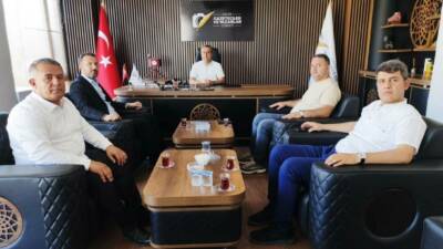 Adıyaman’ın Kahta Devlet Hastanesi Başhekimi Uzm. Dr. Mustafa Akel ve