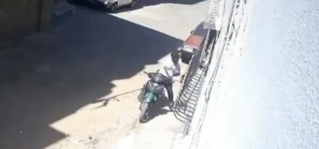 Gaziantep’te küçük kızını sokak ortasında darbedip motosikletle sürüklediği görüntülerle gündeme