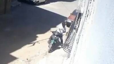 Gaziantep’te küçük kızını sokak ortasında darbedip motosikletle sürüklediği görüntülerle gündeme
