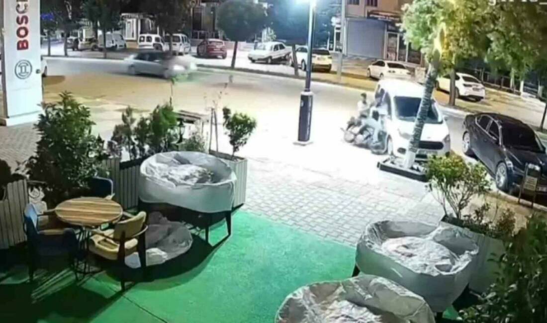 Adıyaman’ın Kahta ilçesinde kontrolden çıkan bir motosikletin hafif ticari araca