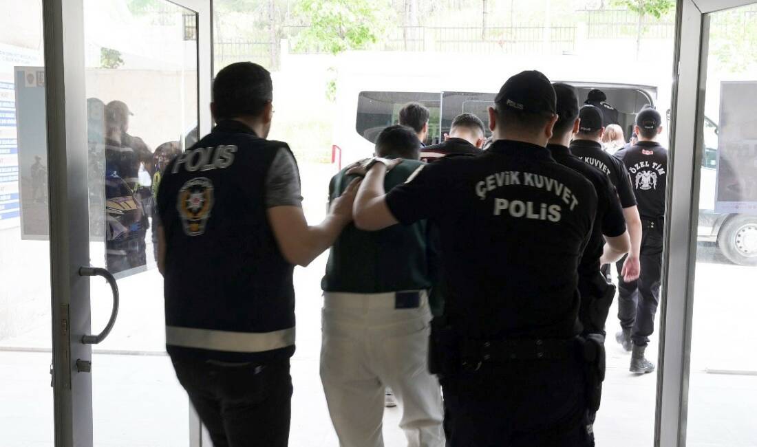 Mardin merkezli eş zamanlı fuhuş operasyonunda 6 tutuklama.