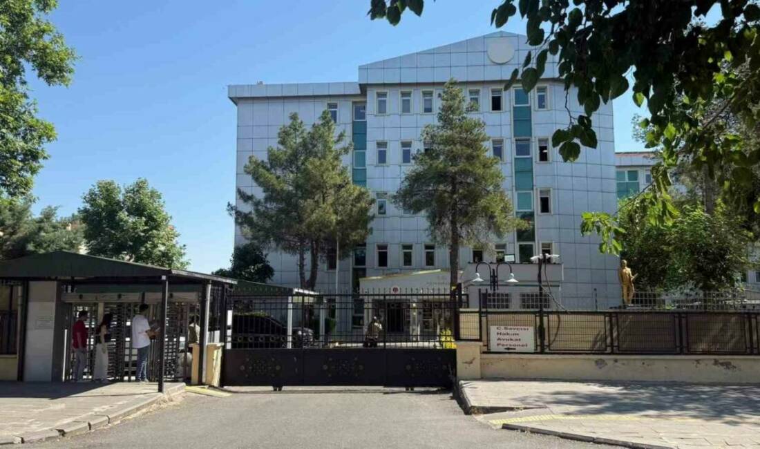 Diyarbakır’da 8 yaşındaki Narin Güran cinayetine ilişkin 15 kişinin yargılandığı