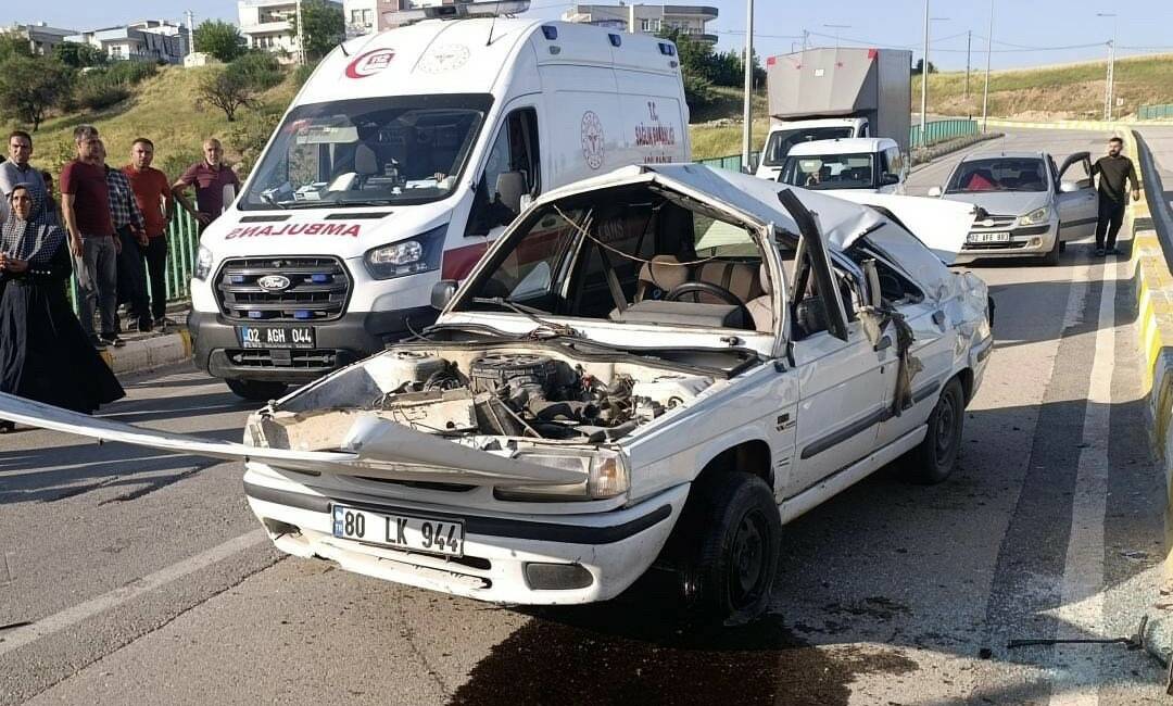 Adıyaman’da kontrolden çıkan otomobilin takla atması sonucu 1 kişi yaralandı.