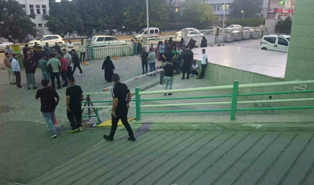 Şanlıurfa’nın Haliliye ilçesinde otomobilin çarptığı 3 yaşındaki çocuk kaldırıldığı hastanede