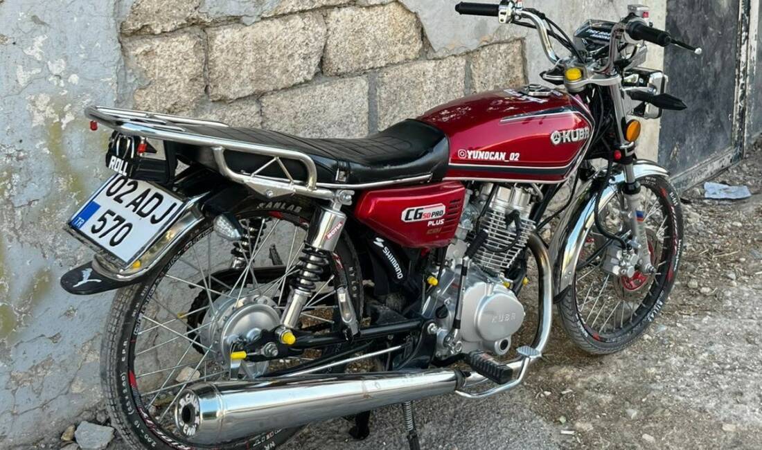 Adıyaman’da, park halindeki bir motosiklet kimliği belirsiz şahıs yada şahıslar