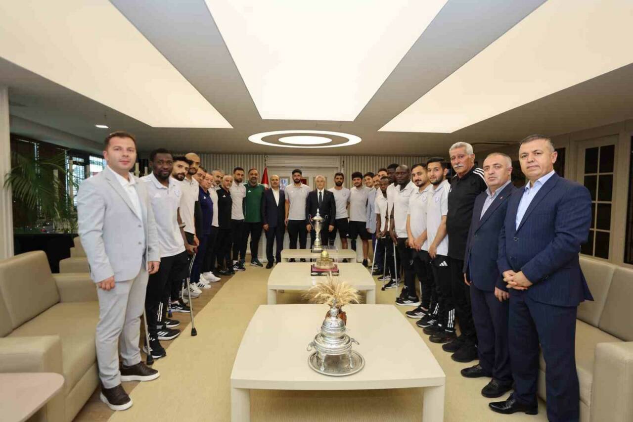 Şahinbey Belediye Spor Kulübü Ampute Futbol Takımı, şampiyonluğun ardından Şahinbey