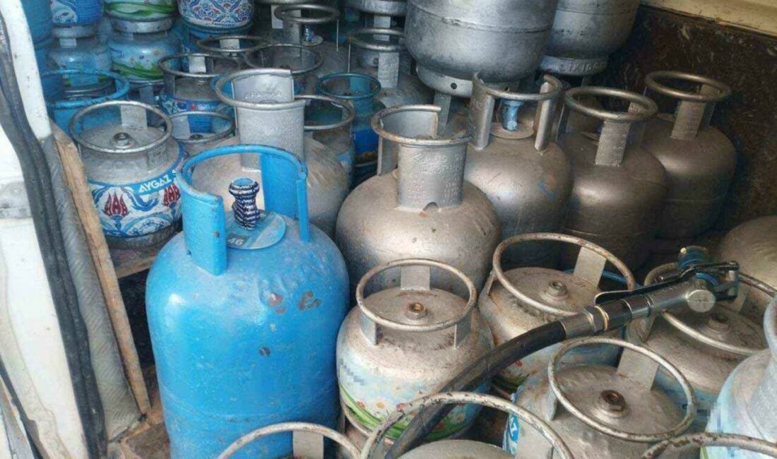 Şanlıurfa’da bir akaryakıt istasyonunda LPG pompalarından mutfak ve piknik tüplerine