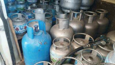 Şanlıurfa’da bir akaryakıt istasyonunda LPG pompalarından mutfak ve piknik tüplerine