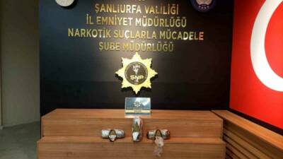 Şanlıurfa’da polis ekipleri tarafından bir araçta yapılan aramada 2 kilo