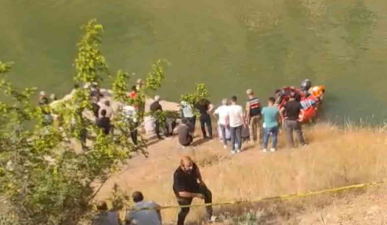 Siirt’te girdiği Botan Çayı’nda kaybolan çocuğun bulunması için çalışma başlatıldı.