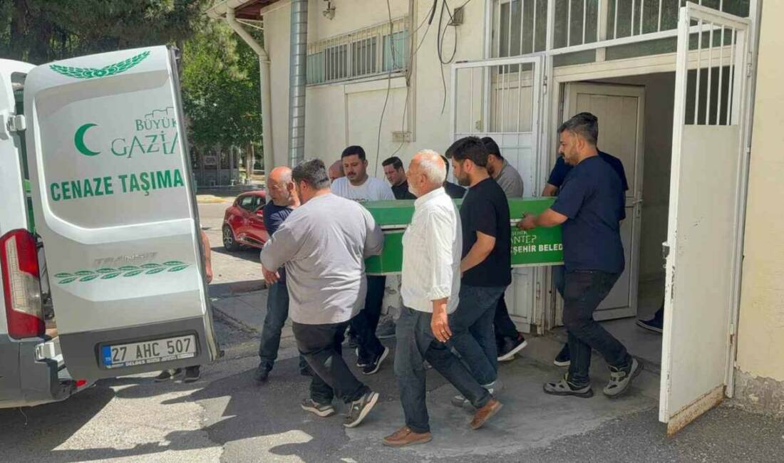 Gaziantep’in Karkamış ilçesinde YKS’nin ilk oturumuna yetişmek isterken, tır ile