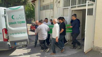 Gaziantep’in Karkamış ilçesinde YKS’nin ilk oturumuna yetişmek isterken, tır ile