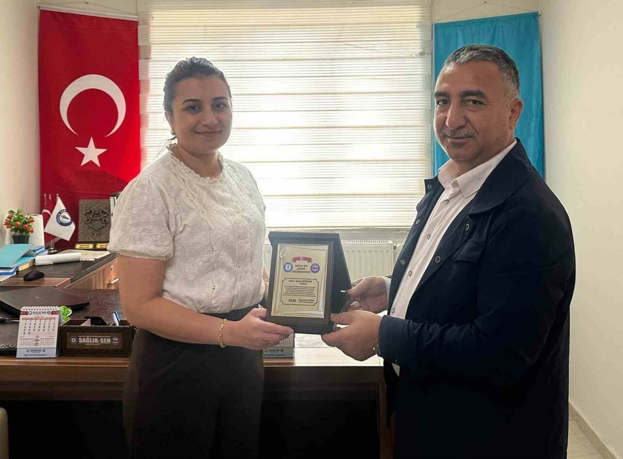 Şırnak’ta uzun yıllar sağlık hizmetlerinde görev yapan hemşire Emine Öztoprak,