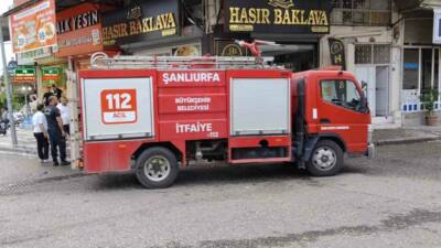 Şanlıurfa’nın Siverek ilçesinde bir iş yerinin mutfak bölümünde çıkan yangın