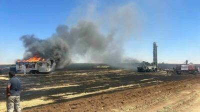 Şanlıurfa’da özel bir şirkete ait sondaj aracı ile bitişiğindeki karavanın