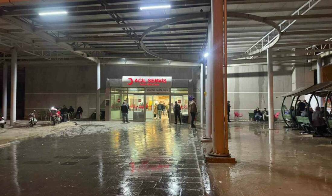 Şanlıurfa’nın Birecik ilçesinde bir şahıs tartıştığı amcasını silahla vurarak ağır